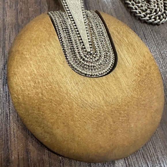 Vintage Wood and gold plated pendent. - Picture 2 of 6
